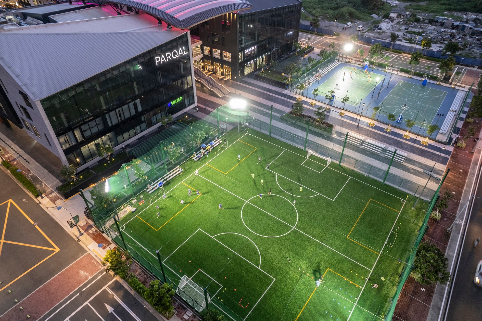 Bounce at Parqal offers a wide range of sports amenities that complement the existing lifestyle features of the development.